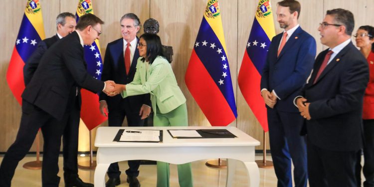 Gobierno Nacional celebra alianza estratégica entre Shell y Vepica como hito de la ingeniería venezolana