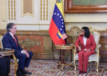 Presidenta Encargada califica de éxito rotundo el encuentro con la delegación de EE.UU
