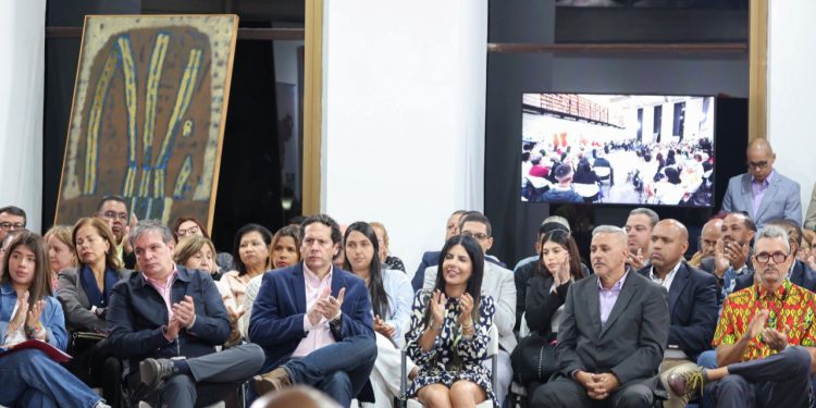 Gobierno Nacional impulsa modelo de «Soluciones en Colectivo» para Juntas de Condominio en todo el país