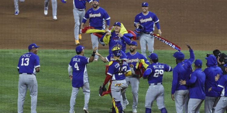 ¡Histórico!: Venezuela remonta ante Italia y clasifica a su primera final del Clásico Mundial de Beisbol