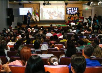 Presidenta (E) sostiene contacto telefónico con el Encuentro de Sembradores y Sembradoras de Agua