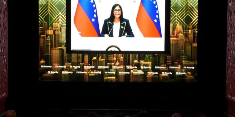 «Vengan a ver la verdad de Venezuela»: El llamado de la Presidenta (E) Delcy Rodríguez a los inversores globales