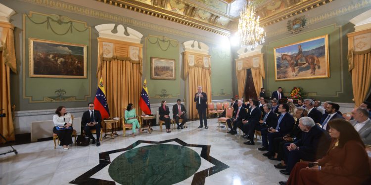 Venezuela anuncia envío de delegación diplomática a Washington