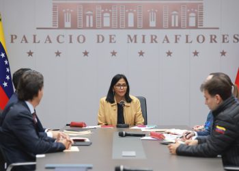 ​Presidenta (E) Delcy Rodríguez lidera reunión estratégica con el Gabinete Económico