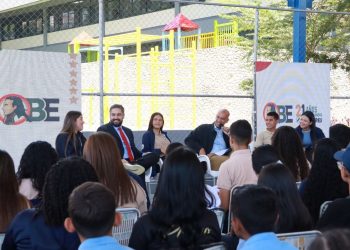 OBE celebra 21 años como espacio para «dibujar el futuro del país» junto a Héctor Rodríguez