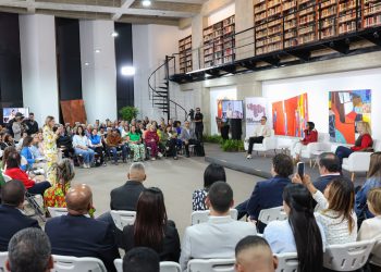 Presidenta (E) fortalece la gestión de condominios a través del «Programa para la Paz y Convivencia Democrática»