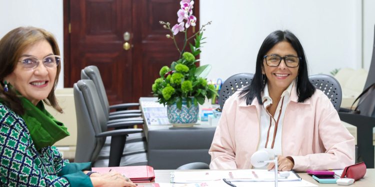 Presidenta (E) y Ministra de Transporte coordinan modernización vial y despliegue de Semana Santa 2026