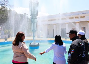 Delcy Rodríguez entrega espacios rehabilitados en el Cementerio General del Sur