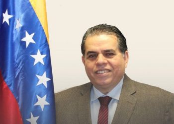 Almirante Orlando Maniglia designado como el nuevo Embajador de Venezuela en Colombia