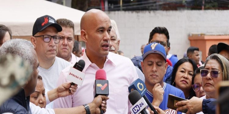Héctor Rodríguez: «En Venezuela el pueblo decide sus políticas públicas»