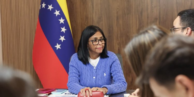 Presidenta encargada Delcy Rodríguez lidera mesa de trabajo con el gabinete del sector minería para fortalecer la economía nacional
