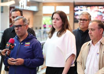 Gobierno y centros comerciales activan Plan de Ahorro Energético Nacional