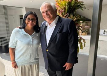 Samper elogia gestión de Presidenta (E) Delcy Rodríguez ante cita binacional