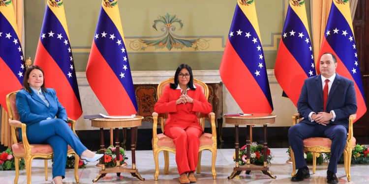 Venezuela y British Petroleum suscriben memorándum de entendimiento para impulsar la reactivación energética