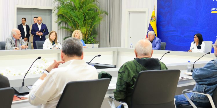“En Venezuela cayeron misiles que destruyeron el salario y la capacidad productiva”