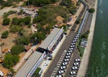 Entregan patrullas y motos para el patrullaje metropolitano en Zulia