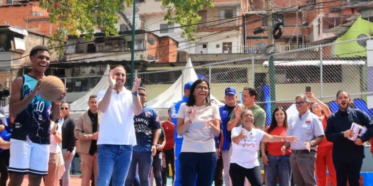 Presidenta (E) Delcy Rodríguez conmemoró 24 años del 11A: «Prohibido olvidar, la historia debe ser memoria viva»