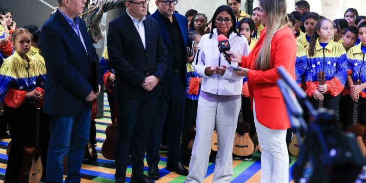 Delcy Rodríguez anuncia que Venezuela fortalecerá sus reservas internacionales y dará mejor equilibrio a los indicadores macroeconómicos