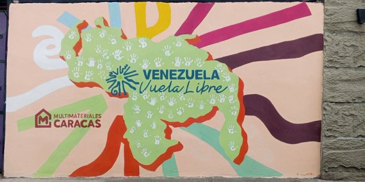 «Venezuela vuela libre»: la peregrinación se apodera de las paredes de Caracas