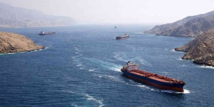 Irán impone tasa en criptomonedas y control estricto al tránsito por el Estrecho de Ormuz durante la tregua