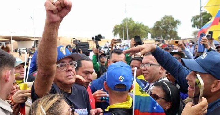 Jorge Rodríguez responde a insultos xenófobos: “Nos llamaron monos, bueno, somos monos, pero somos libres y soberanos”