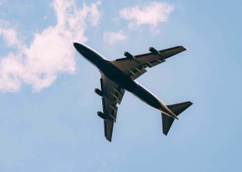 El bloqueo en Ormuz amenaza a Europa con dejar a los aviones en tierra