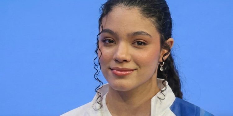 Venezolana de 16 años gana medalla de oro en competencia de robótica en Türkiye