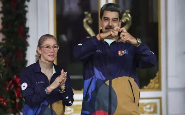 Firmes como la fe de un pueblo Maduro y Cilia de pie ante la adversidad