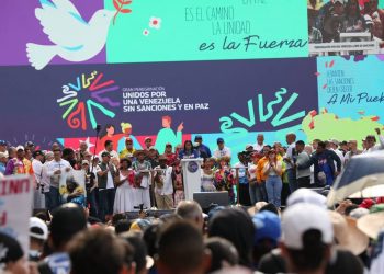Gobierno Nacional fija la pensión de los adultos mayores en 70 dólares y anuncia un incremento del 40%