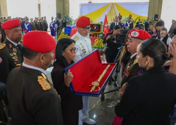 (+Fotos) Presidenta (E) preside Capilla Ardiente en honor al General de Brigada Helmer David Prato Veloz