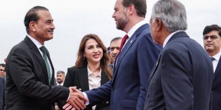 Irán y Estados Unidos logran avances «optimistas» en una histórica cumbre presencial en Islamabad