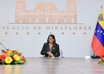 Delcy Rodríguez a venezolanos en el exterior: “Venezuela es para todos, aquí cabemos todos”