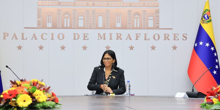Delcy Rodríguez a venezolanos en el exterior: “Venezuela es para todos, aquí cabemos todos”
