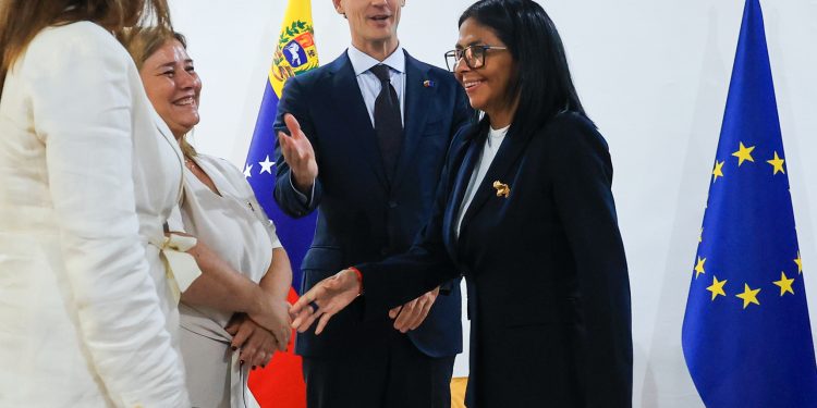 (+Fotos) Venezuela refuerza su política exterior en reunión clave con autoridades de la UE