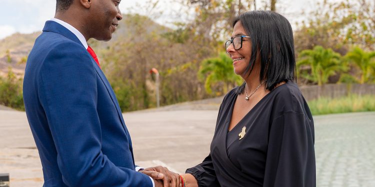 Presidenta encargada Delcy Rodríguez y primer ministro Dickon Mitchell afianzan cooperación integral entre Venezuela y Granada