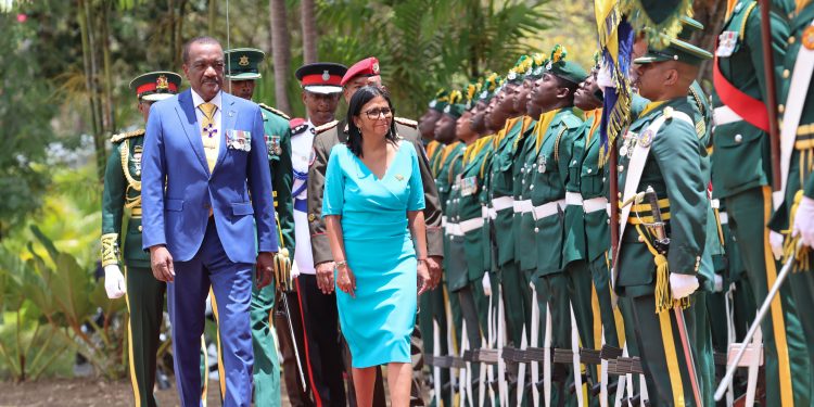 Presidenta (E) Delcy Rodríguez inicia agenda de Estado en Barbados