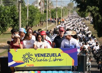 Presidenta (E) encabeza en Carabobo multitudinaria Peregrinación Nacional 1 Presidenta (E) encabeza en Carabobo multitudinaria Peregrinación Nacional