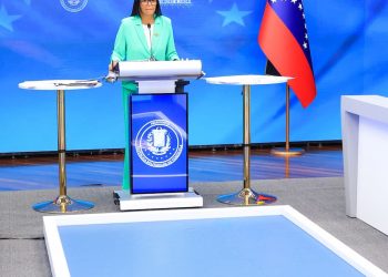 Presidenta (E) promulga Ley de Celeridad Administrativa y convoca peregrinación contra el bloqueo