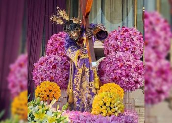 Nazareno de San Pablo sale en procesión acompañado de sus fieles
