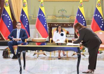 Delcy Rodríguez a Chevron y gobierno de EE.UU.: “Debemos avanzar hacia una Venezuela sin sanciones”