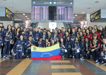 Segunda avanzada de atletas criollos llega a Panamá para el cierre de los Suramericanos de la Juventud 3 Segunda avanzada de atletas criollos llega a Panamá para el cierre de los Suramericanos de la Juventud