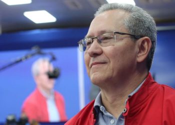 Julio León Heredia asume la presidencia del INH