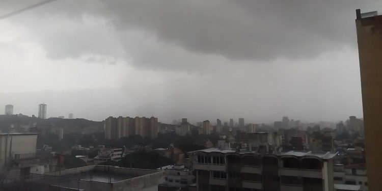 ​¡Tome previsiones! Nubosidad y chubascos marcarán la jornada nacional