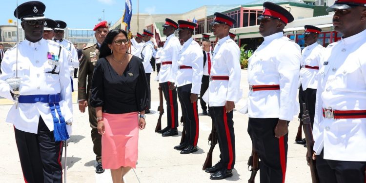 La presidenta (E) de la República Delcy Rodríguez arriba a Granada en su primer viaje oficial al exterior