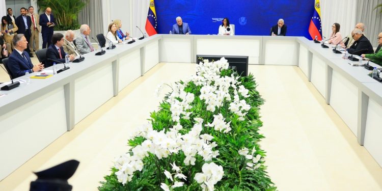 Instalan Mesa de Diálogo para el Consenso Laboral y Social: “Este espacio es de ustedes”