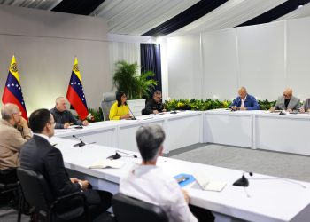 Presidenta (E) lidera videoconferencia con gobernadores para evaluar operatividad del SEN 4 Presidenta (E) lidera videoconferencia con gobernadores para evaluar operatividad del SEN