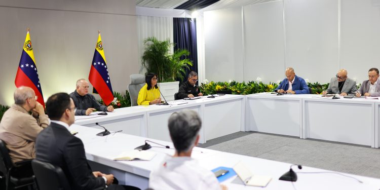 Presidenta (E) lidera videoconferencia con gobernadores para evaluar operatividad del SEN