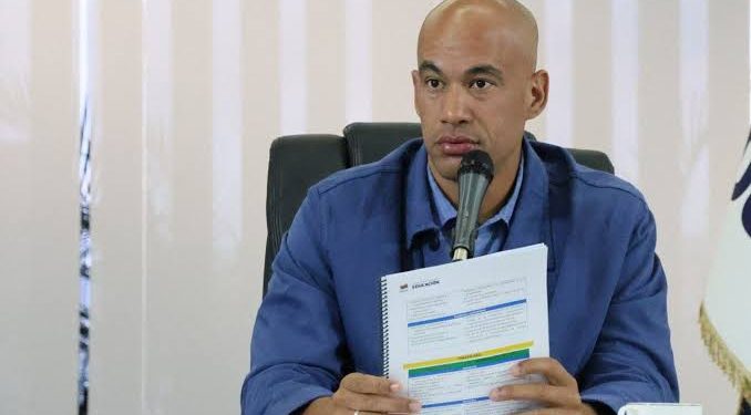 Designan a Héctor Rodríguez para reingeniería del gobierno