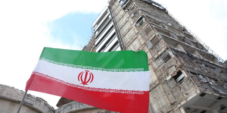Irán denuncia violación de su espacio aéreo por EEUU y derriba dron militar en el golfo Pérsico