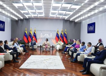 Presidenta (E) Delcy Rodríguez: «Este renacer supone una transformación cultural hacia la convivencia y la paz»